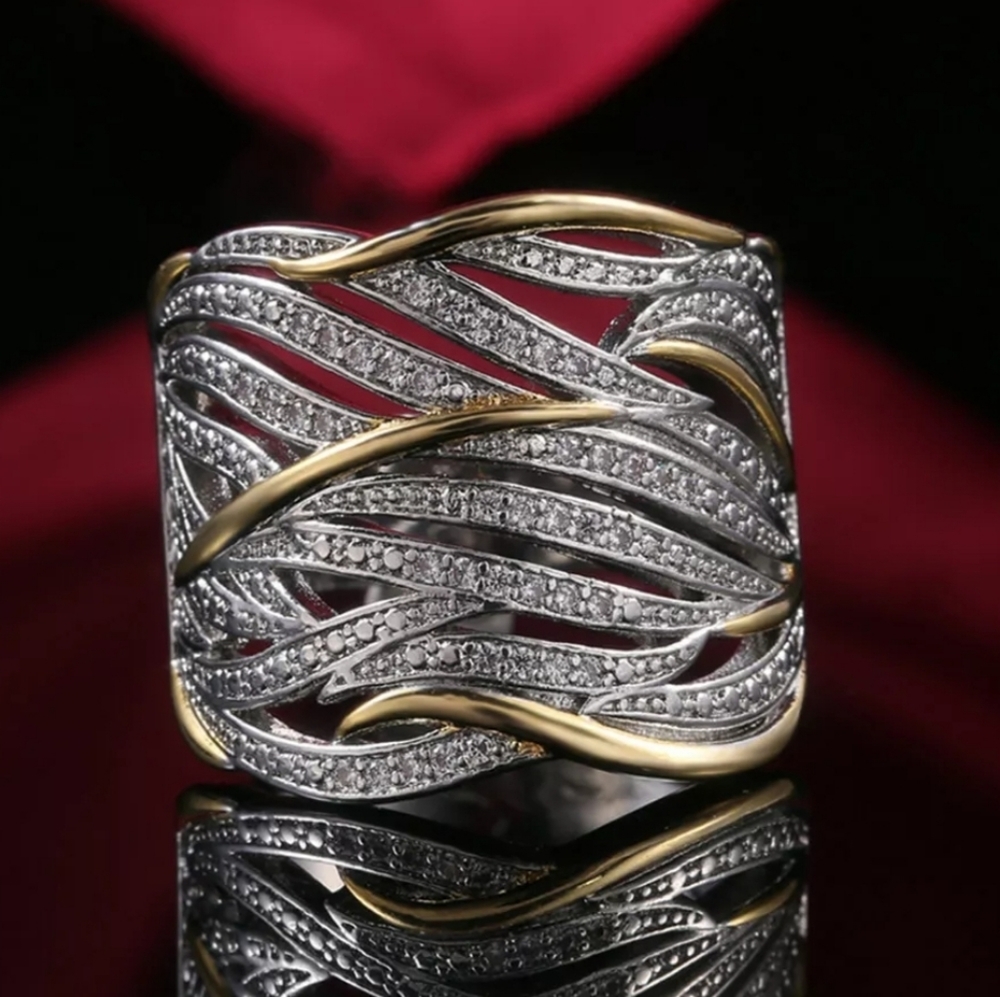 Sterling silver 925 glam ring. 2 tone .925 with Gold plating - Picture 12 of 13
